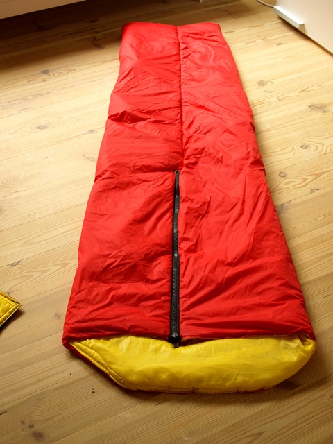 Ultraleichter Kinderschlafsack mit kurzer Kapuze ohne Kordel (aus Sicherheitsgründen)